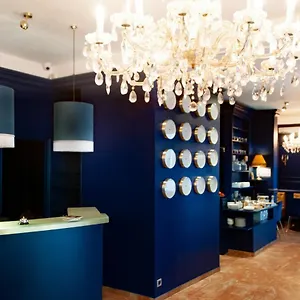 Petit Saint-honore Hotell